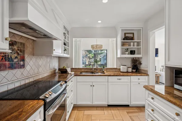 $1,095,000 | 115 Eucalyptus Knoll Street, Mill Valley, CA 94941