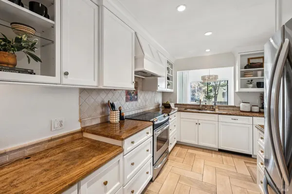 $1,095,000 | 115 Eucalyptus Knoll Street, Mill Valley, CA 94941