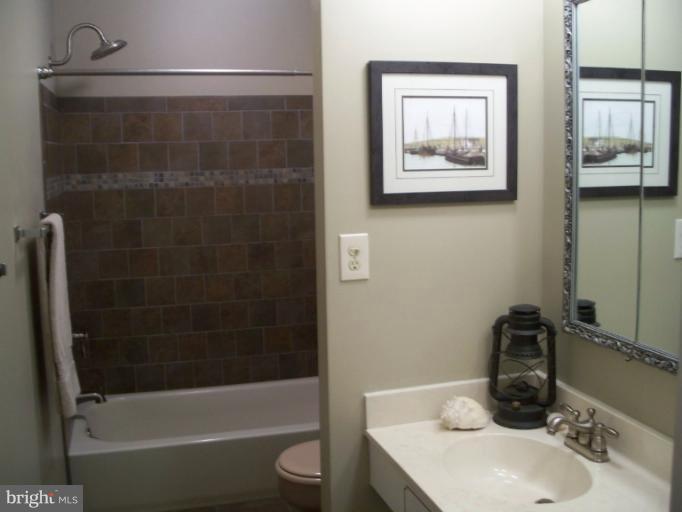 8013 Langbrook Road Springfield, VA 22152 - Photo 3 of 15 Bath