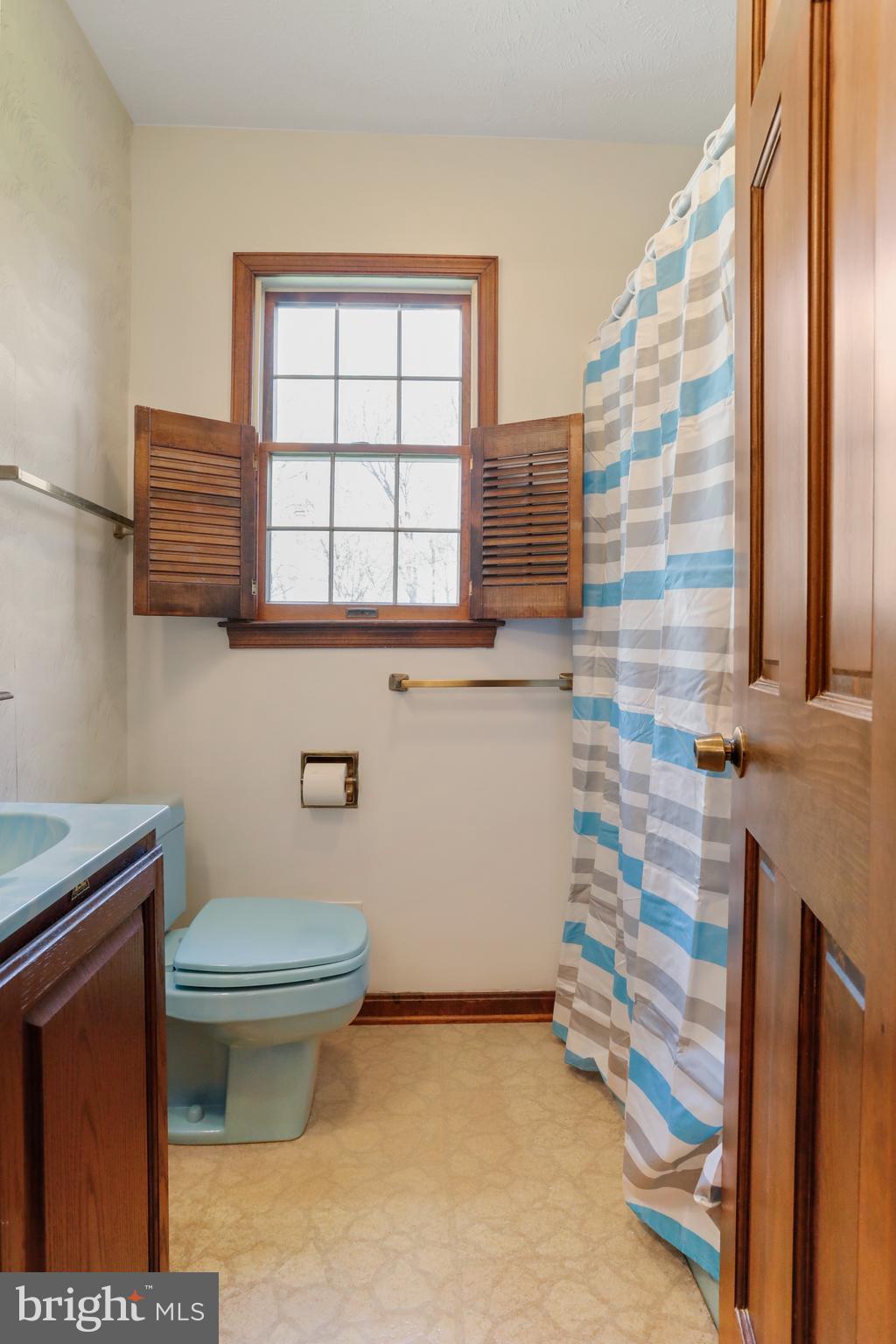 144 Gloucester Road Front Royal, VA 22630 - Photo 26 of 58 Primary Bathroom