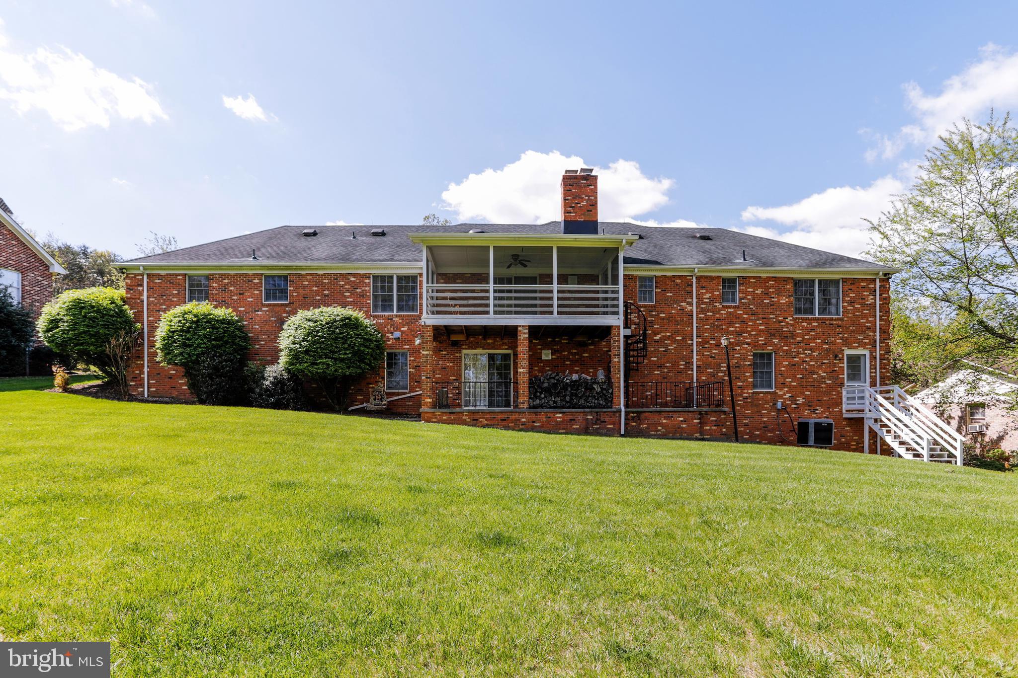 144 Gloucester Road Front Royal, VA 22630 - Photo 3 of 58