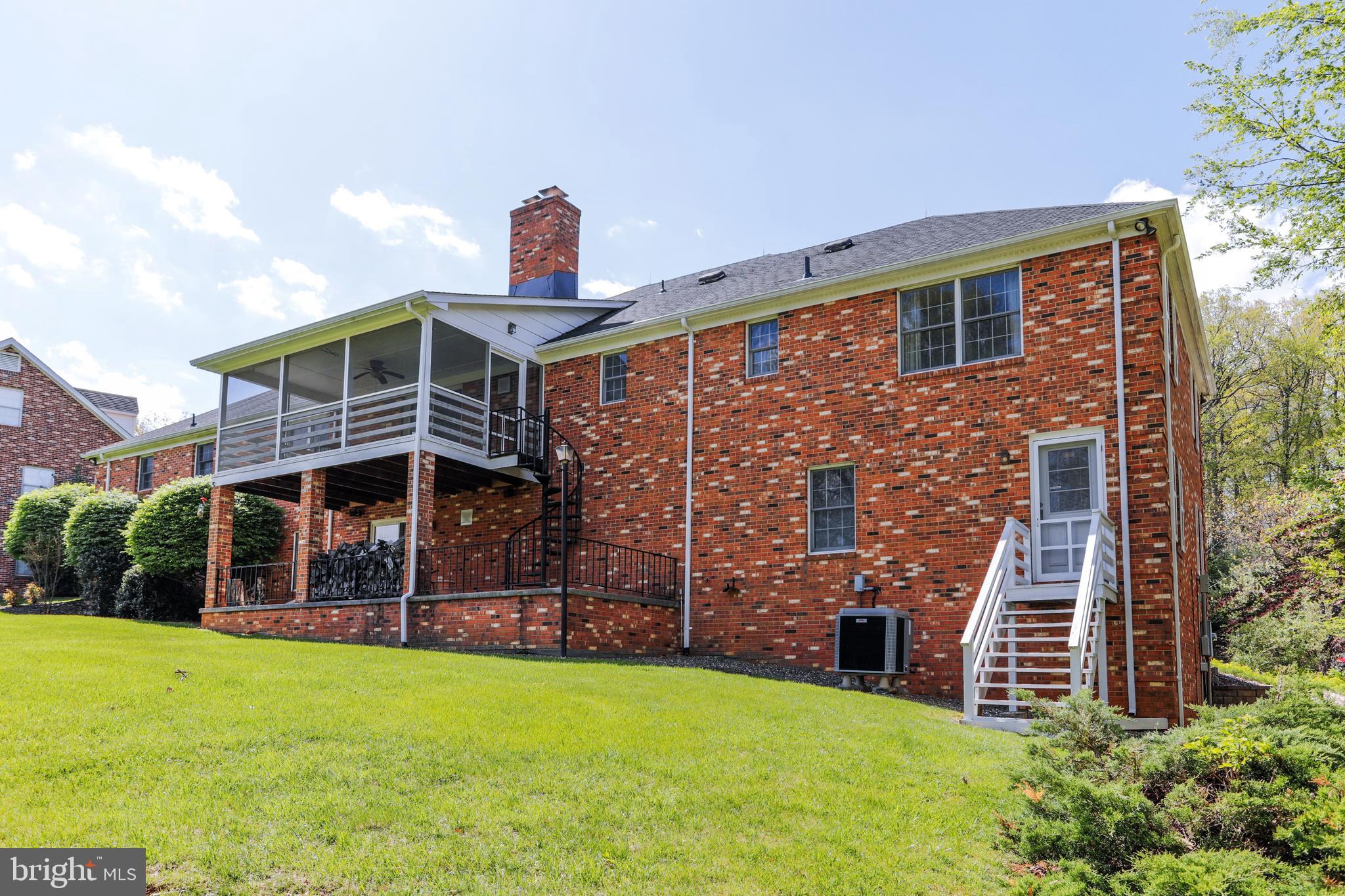 144 Gloucester Road Front Royal, VA 22630 - Photo 4 of 58