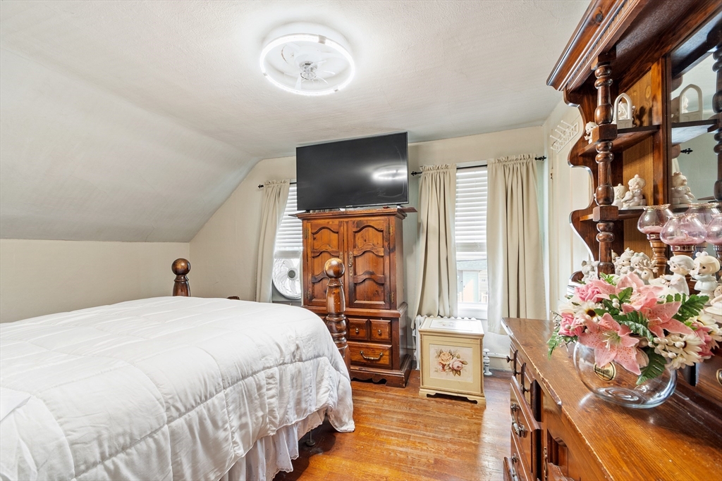53 Corbett Street Lowell, MA 01852 - Photo 21 of 33