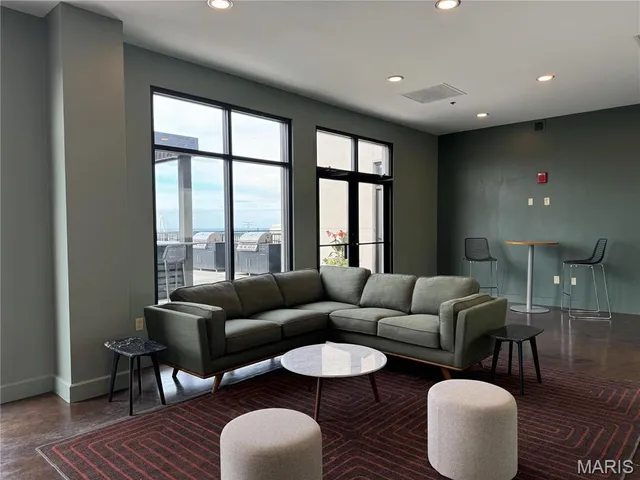 $1,160 | 1000 Washington Avenue, Unit 421, St. Louis, MO 63101