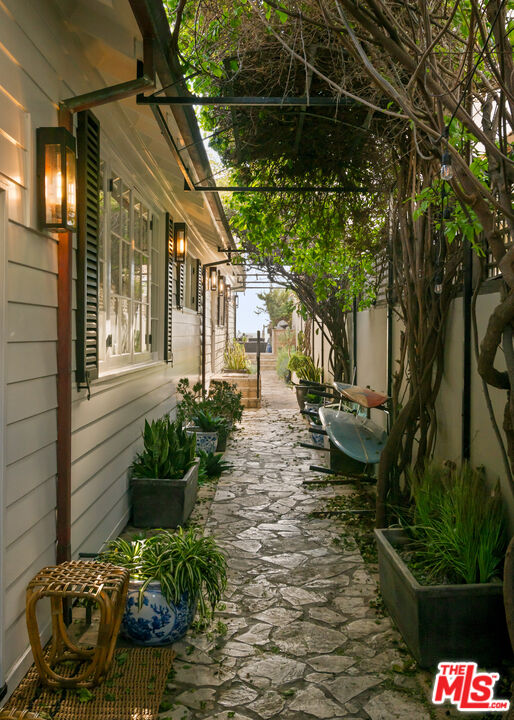 23618 Malibu Colony Road, Unit 56 Malibu, CA 90265 - Photo 17 of 18