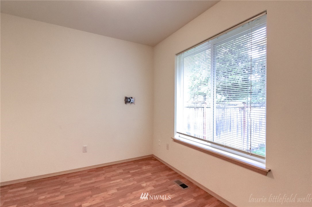 8831 Eagle Point Loop Road Southwest Lakewood, WA 98498 - Photo 11 of 25