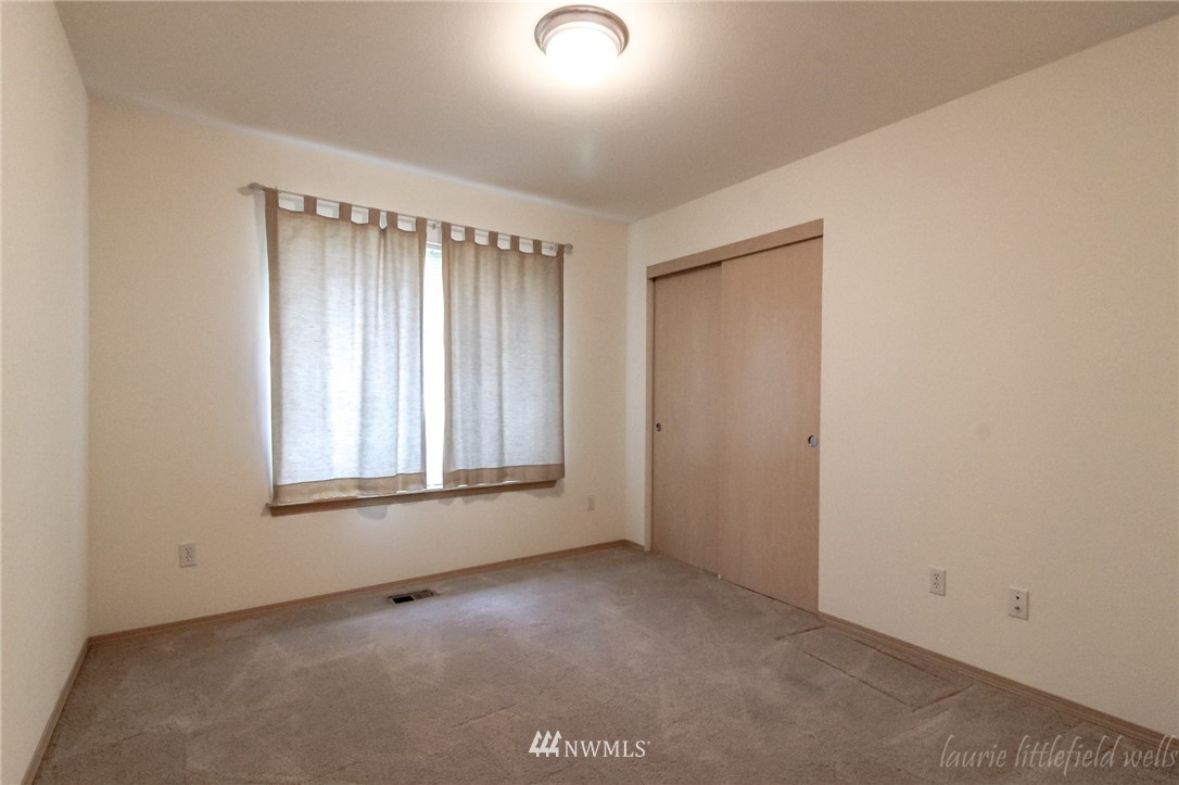 8831 Eagle Point Loop Road Southwest Lakewood, WA 98498 - Photo 13 of 25