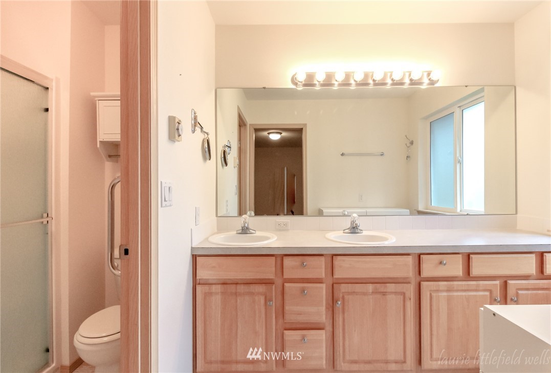 8831 Eagle Point Loop Road Southwest Lakewood, WA 98498 - Photo 18 of 25