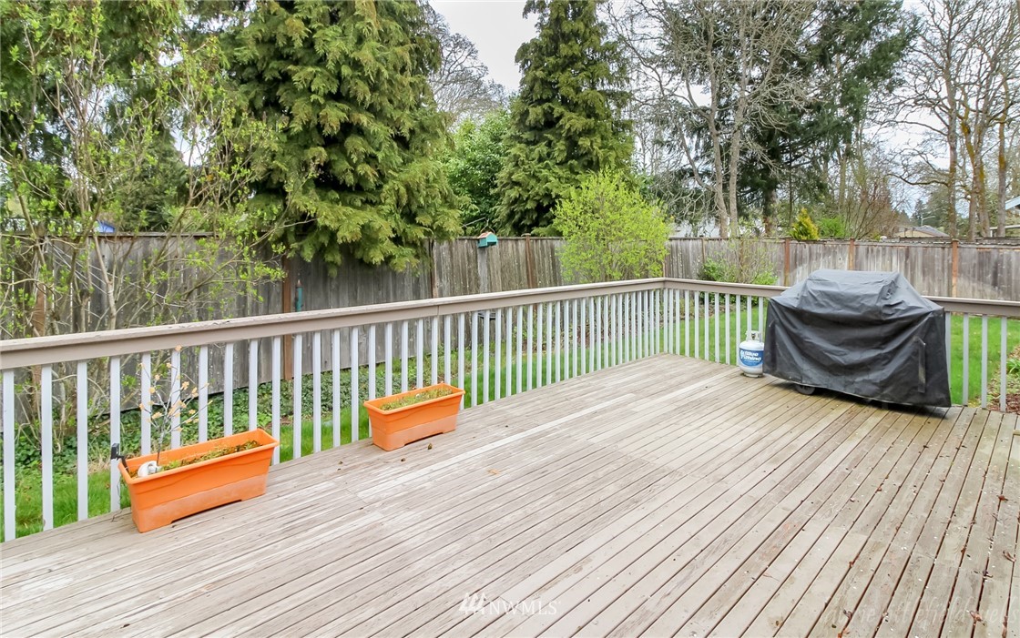 8831 Eagle Point Loop Road Southwest Lakewood, WA 98498 - Photo 20 of 25