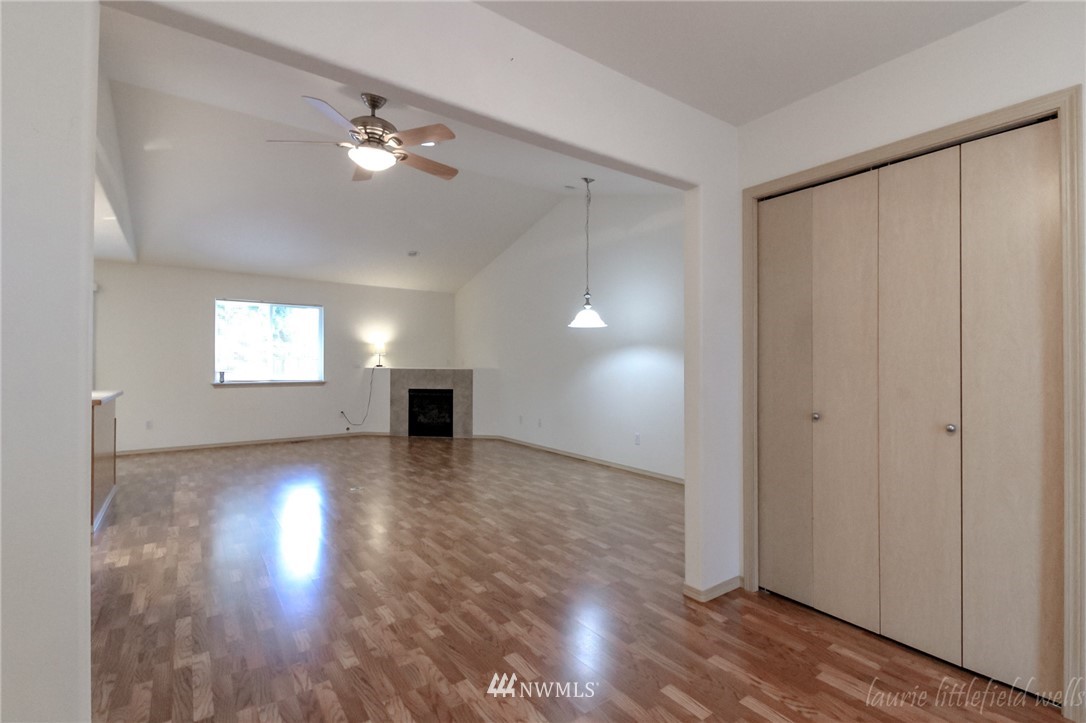 8831 Eagle Point Loop Road Southwest Lakewood, WA 98498 - Photo 4 of 25