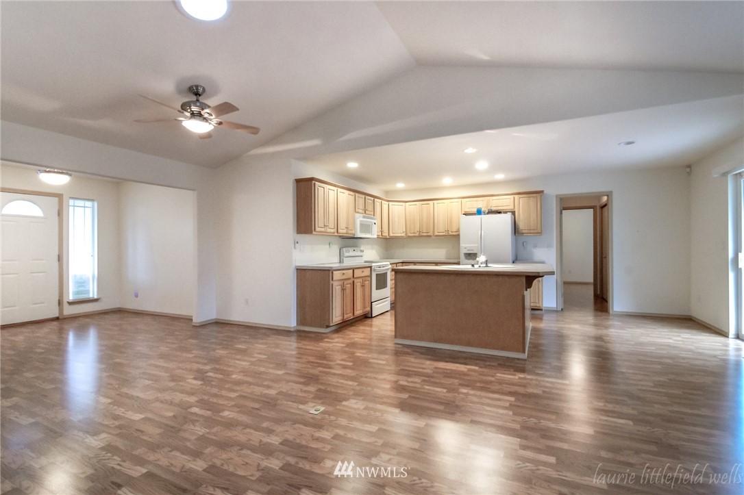 8831 Eagle Point Loop Road Southwest Lakewood, WA 98498 - Photo 6 of 25