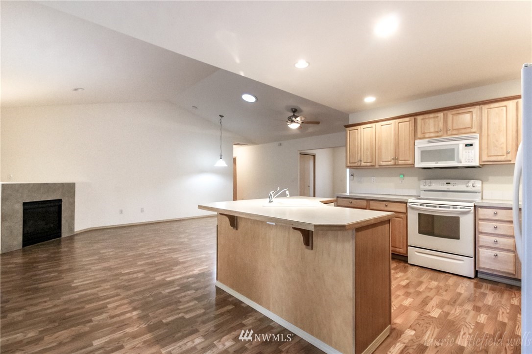 8831 Eagle Point Loop Road Southwest Lakewood, WA 98498 - Photo 8 of 25