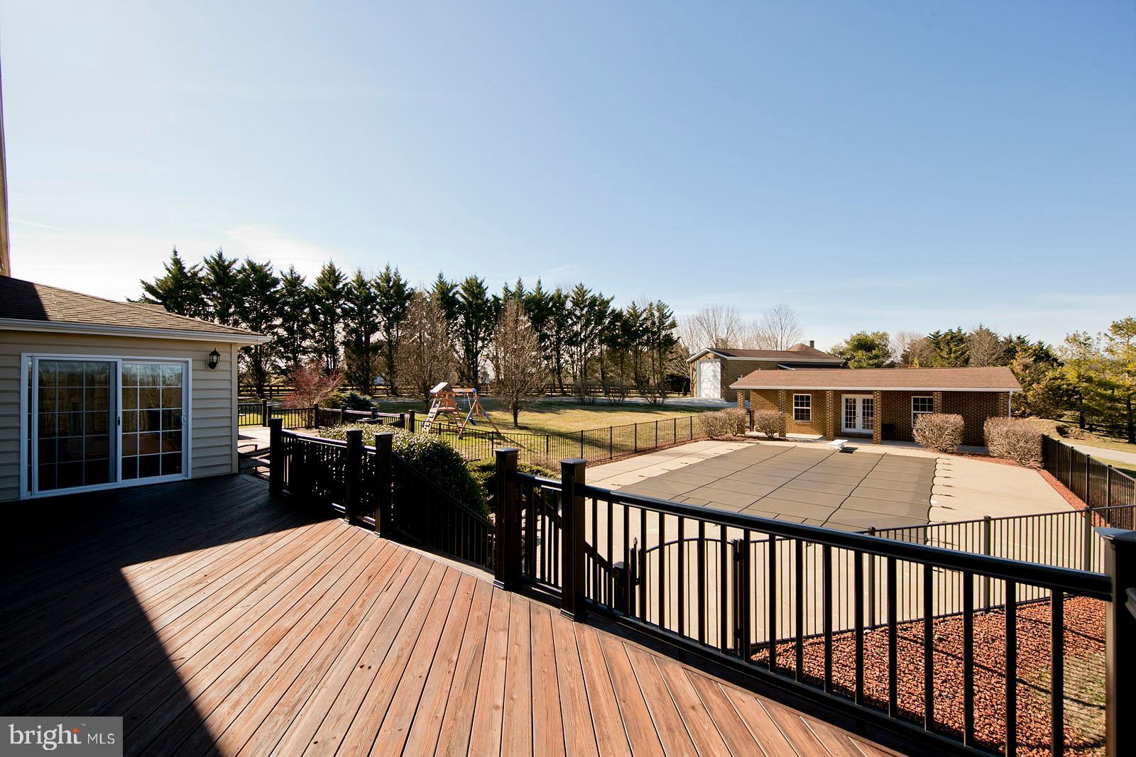 165 Upper Ridge Road Winchester, VA 22603 - Photo 14 of 97 Rear deck