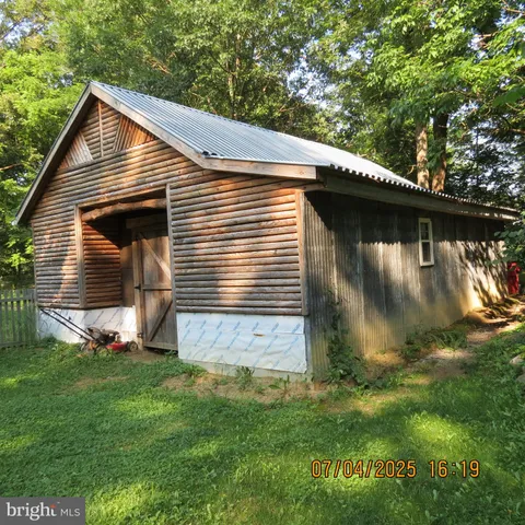 $360,000 | 6 Shady Oak Lane, Kearneysville, WV 25430