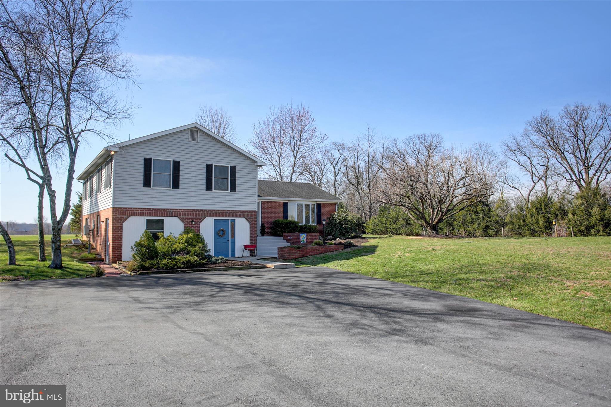 3994 West Weaver Road Greencastle, PA 17225 - Photo 4 of 61 Front