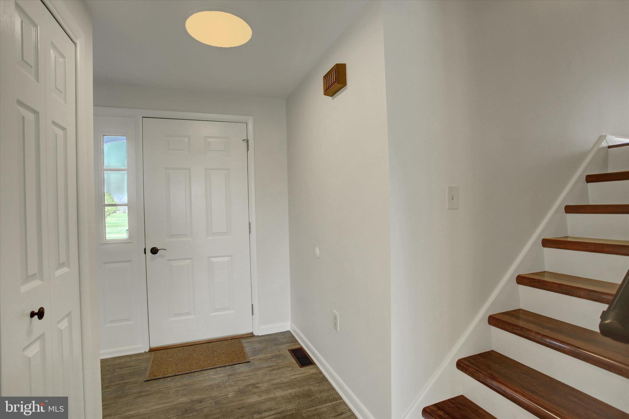 3994 West Weaver Road Greencastle, PA 17225 - Photo 7 of 61 Foyer