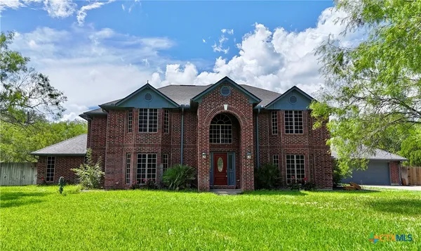 $595,000 | 308 Kingwood Forest Drive, Victoria, TX 77904