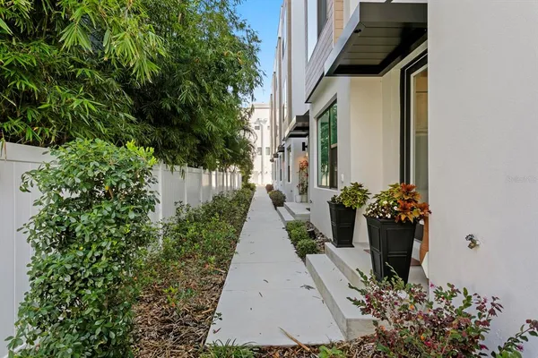 $1,100,000 | 2506 West Cleveland Street, Unit 10, Tampa, FL 33609