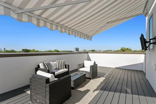 $1,100,000 | 2506 West Cleveland Street, Unit 10, Tampa, FL 33609