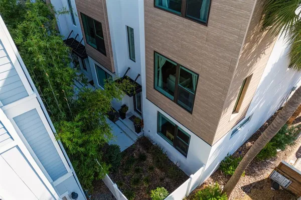 $1,100,000 | 2506 West Cleveland Street, Unit 10, Tampa, FL 33609