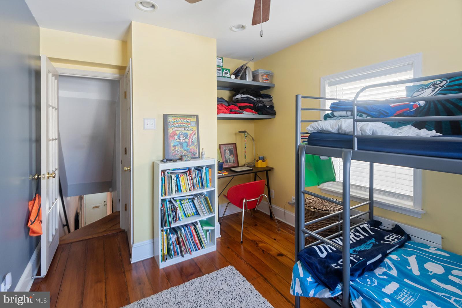 205 Carpenter Street Philadelphia, PA 19147 - Photo 12 of 28 Rear bedroom (2nd floor)