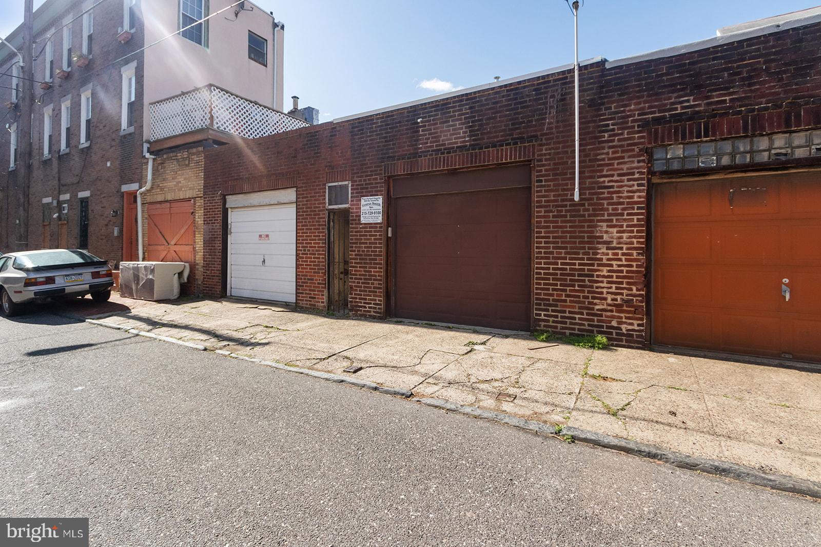 205 Carpenter Street Philadelphia, PA 19147 - Photo 28 of 28 Detached garage (access on Hall Street)