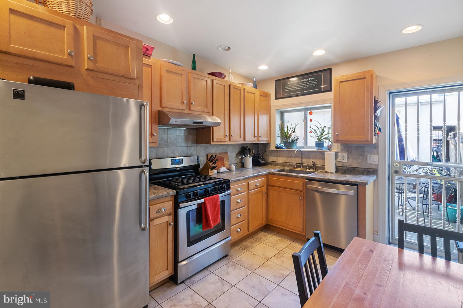 205 Carpenter Street Philadelphia, PA 19147 - Photo 4 of 28 Kitchen