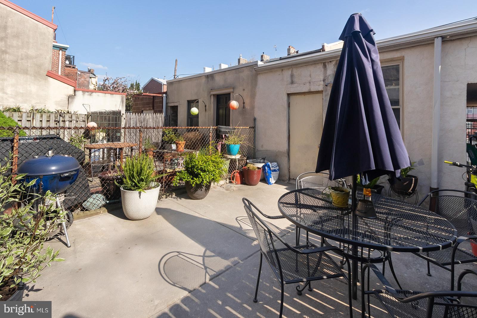 205 Carpenter Street Philadelphia, PA 19147 - Photo 5 of 28 Patio (with garage access)