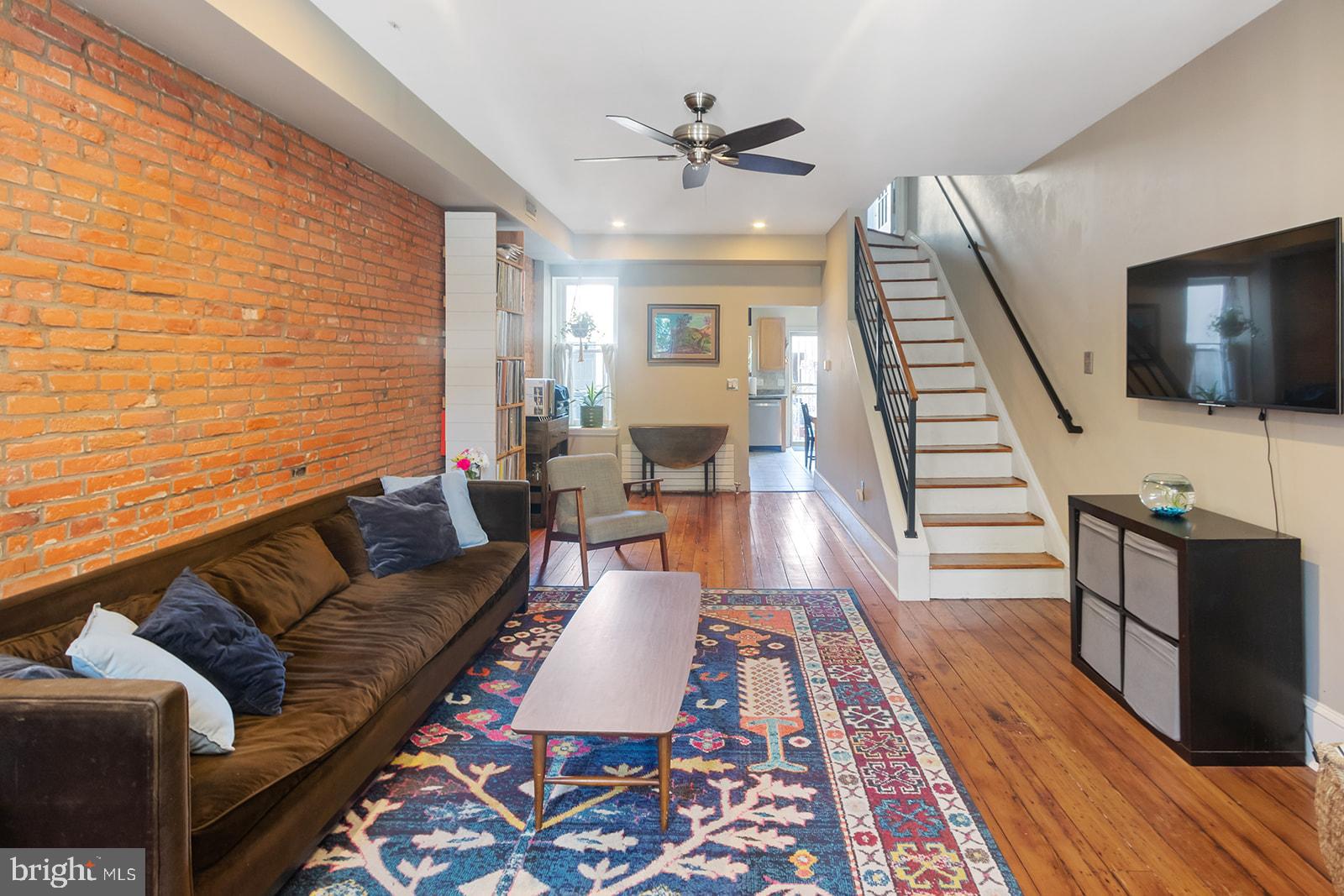 205 Carpenter Street Philadelphia, PA 19147 - Photo 6 of 28 Living room/dining room