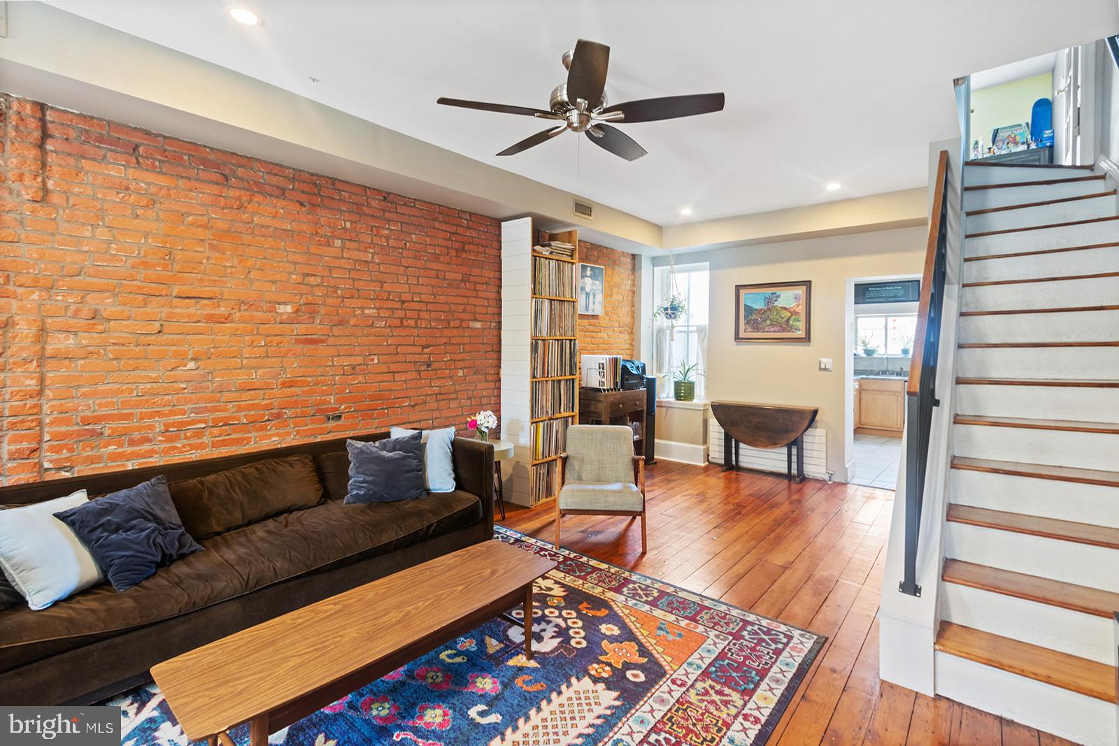 205 Carpenter Street Philadelphia, PA 19147 - Photo 7 of 28 Living room/dining room
