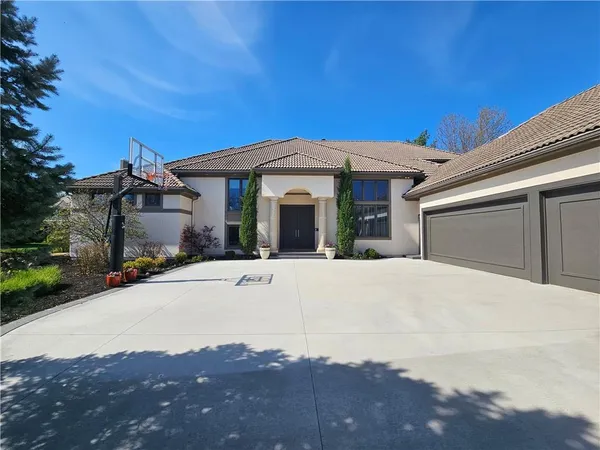 $1,695,000 | 4824 West 144th Terrace, Overland Park, KS 66224