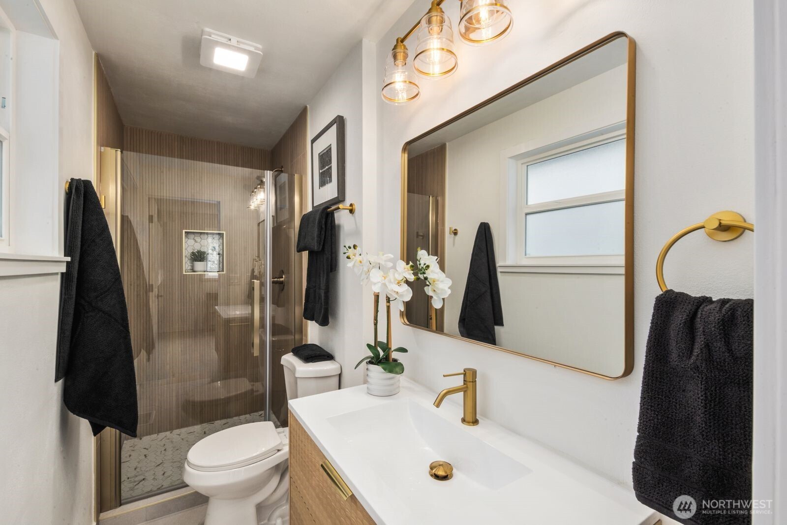 3232 26th Avenue West Seattle, WA 98199 - Photo 13 of 25