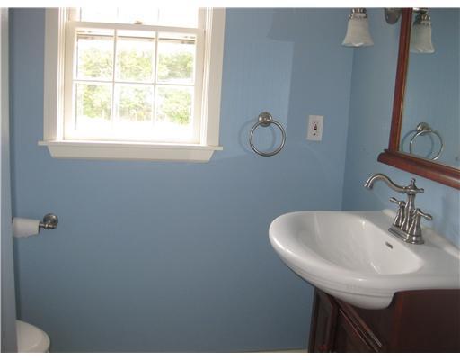 148 Town Farm Road Lincoln, ME 04457 - Photo 10 of 15 Bathroom.
