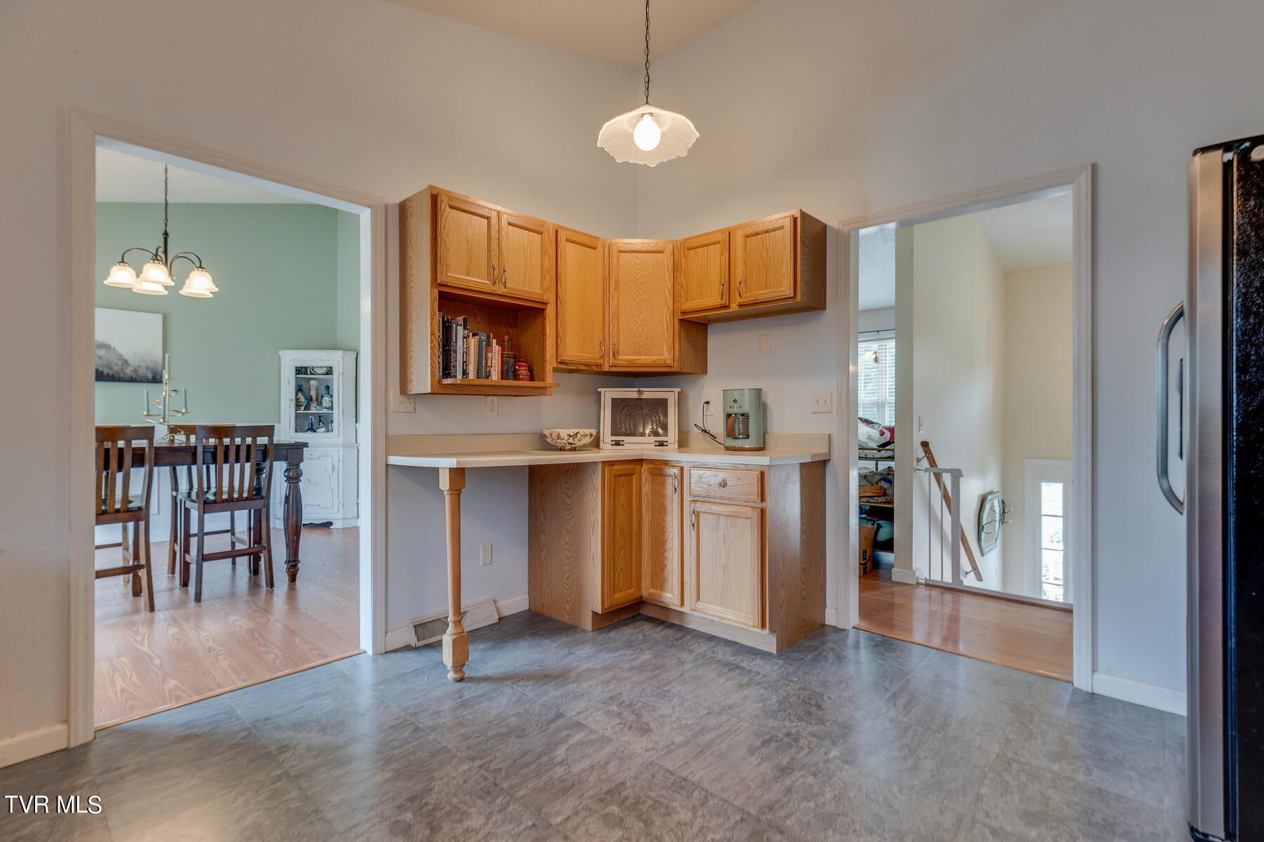 214 Pickens Road Kingsport, TN 37663 - Photo 13 of 35 013