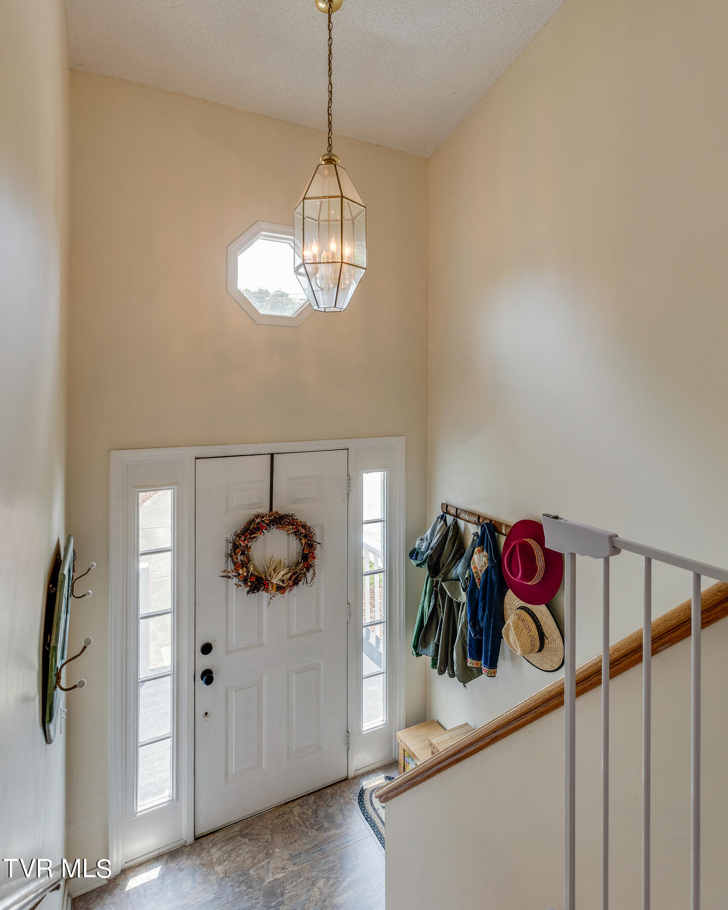 214 Pickens Road Kingsport, TN 37663 - Photo 5 of 35 005