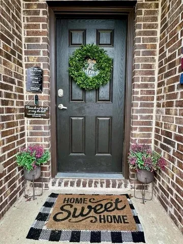 a view of a entryway door of the house