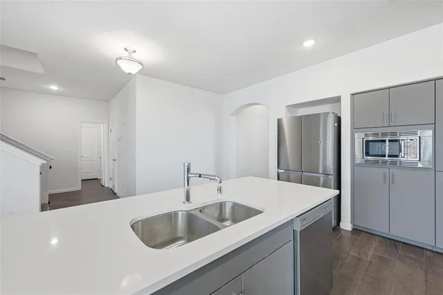 $2,600 | 804 Saratoga Road, Aubrey, TX 76227