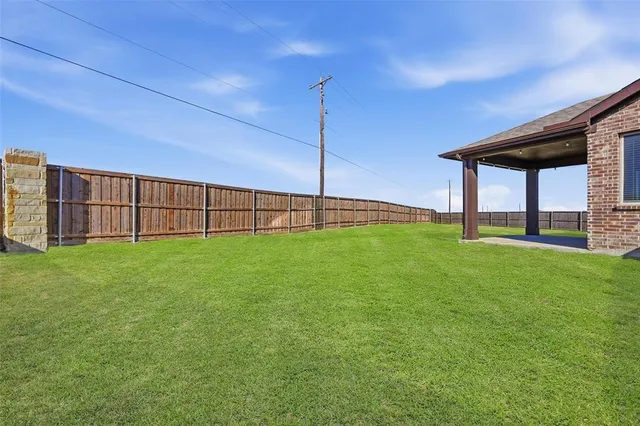 $2,600 | 804 Saratoga Road, Aubrey, TX 76227