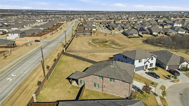 $2,600 | 804 Saratoga Road, Aubrey, TX 76227