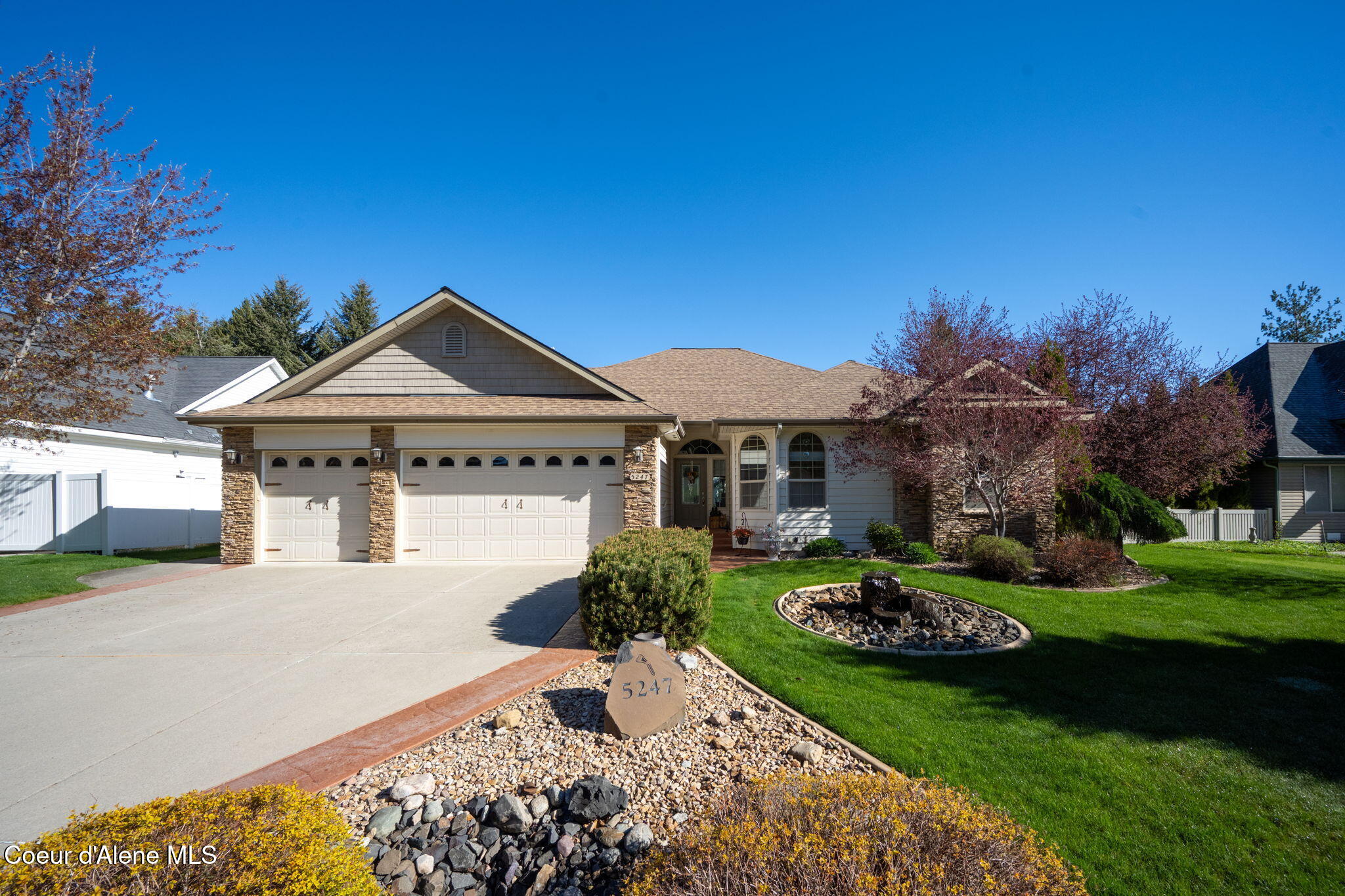 5247 West Broken Tee Road Rathdrum, ID 83858 - Photo 1 of 49 Lovely home in Twin Lakes