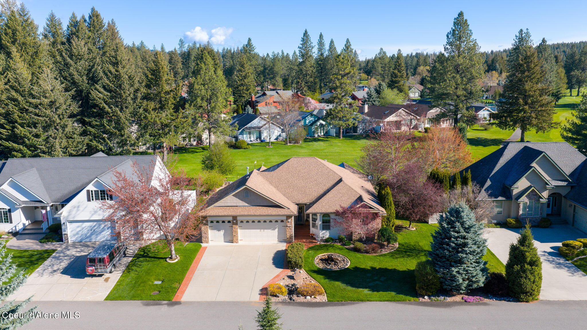 5247 West Broken Tee Road Rathdrum, ID 83858 - Photo 2 of 49 Golf Course Property