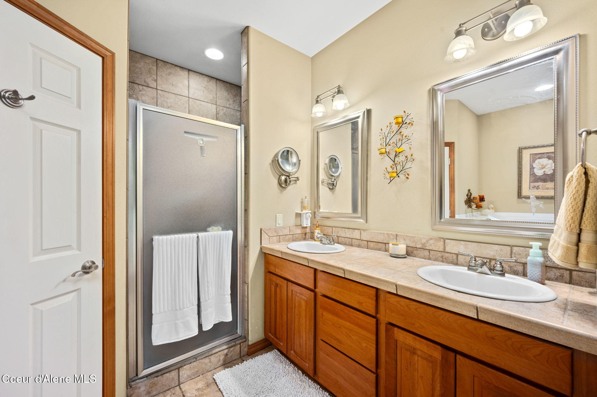 5247 West Broken Tee Road Rathdrum, ID 83858 - Photo 23 of 49 Master Bathroom