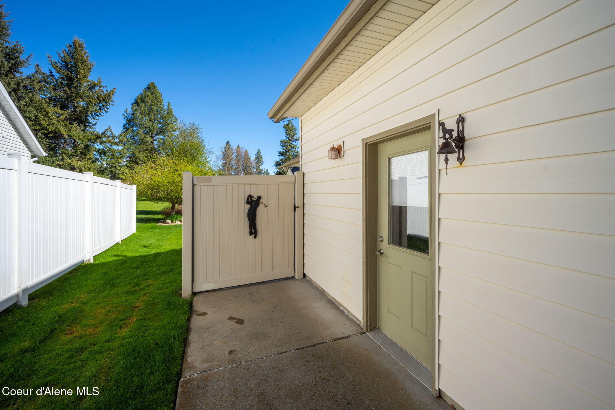 5247 West Broken Tee Road Rathdrum, ID 83858 - Photo 39 of 49 Door to Garage