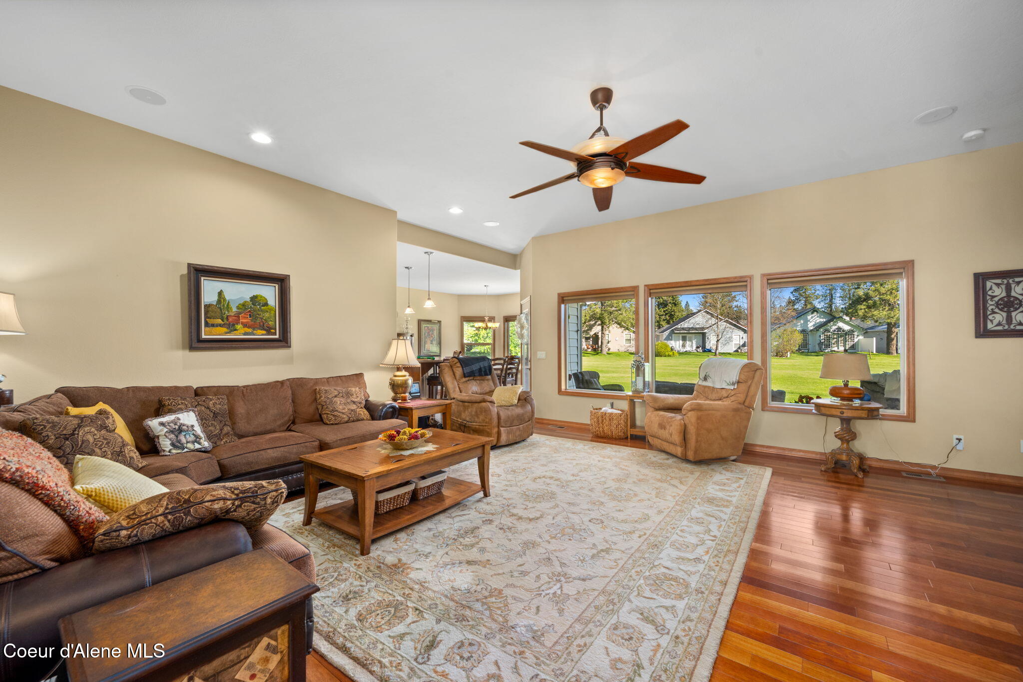5247 West Broken Tee Road Rathdrum, ID 83858 - Photo 9 of 49 Living Room