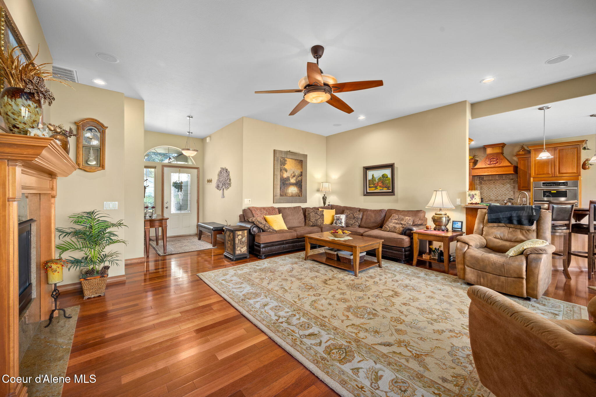 5247 West Broken Tee Road Rathdrum, ID 83858 - Photo 10 of 49 Living Room