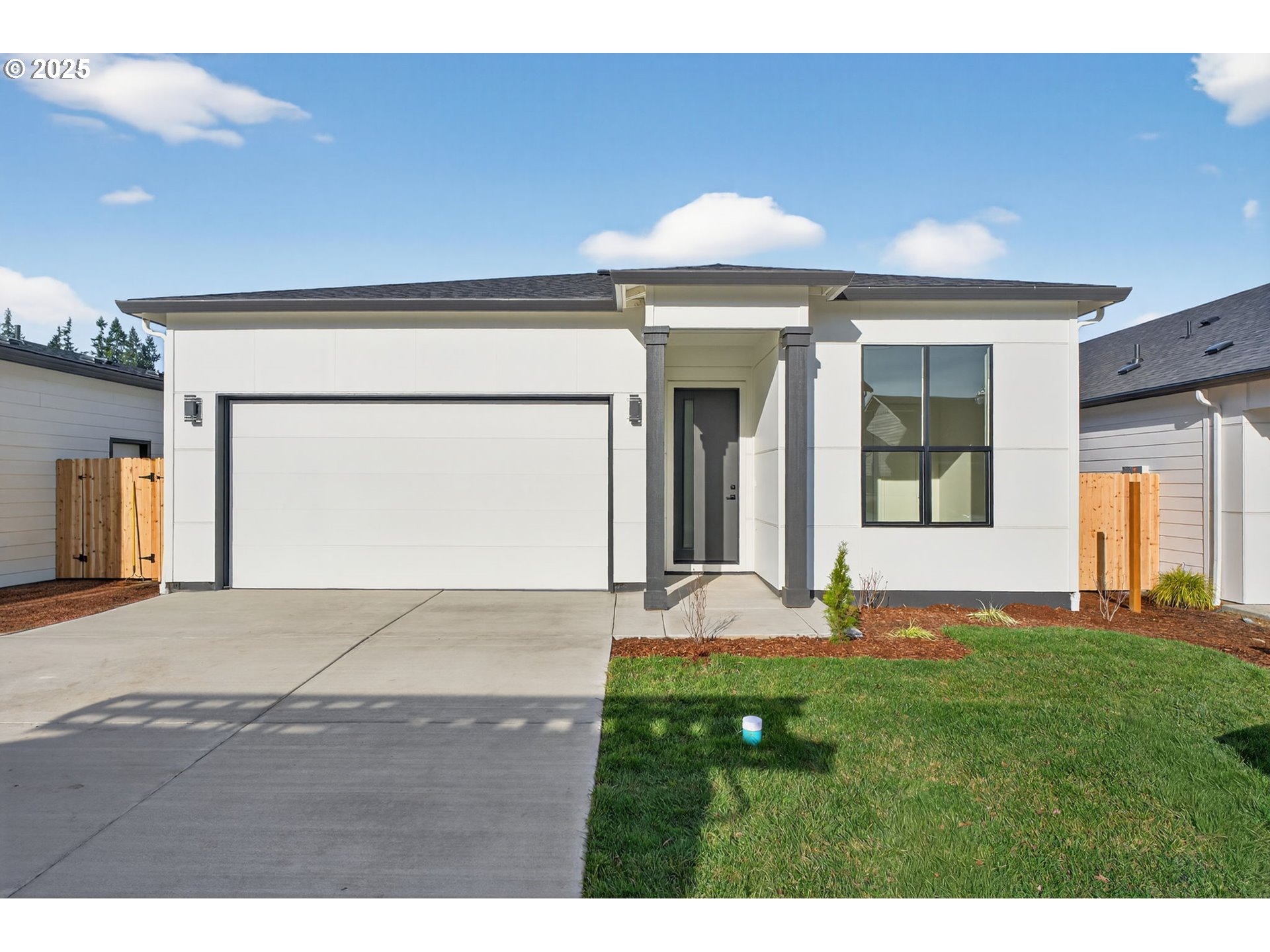 a view of an entrance of the house