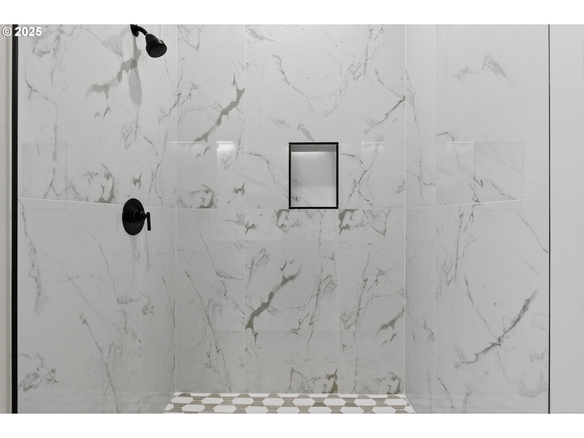 632 Southeast 35th Street Battle Ground, WA 98604 - Photo 21 of 34 a view of a bathroom shower