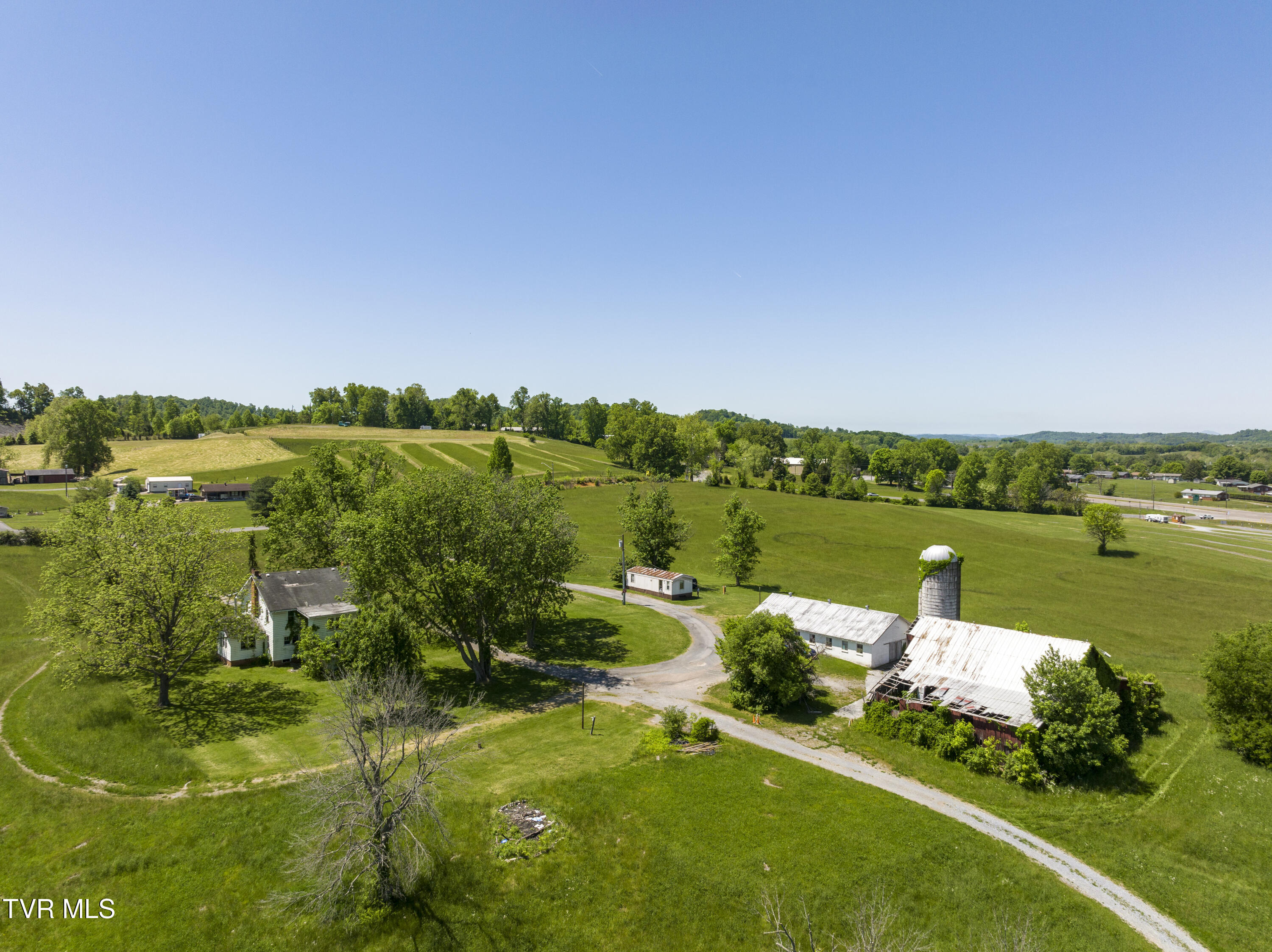 191 White Top Road Bluff City, TN 37618 - Photo 13 of 44 Redbarn--8