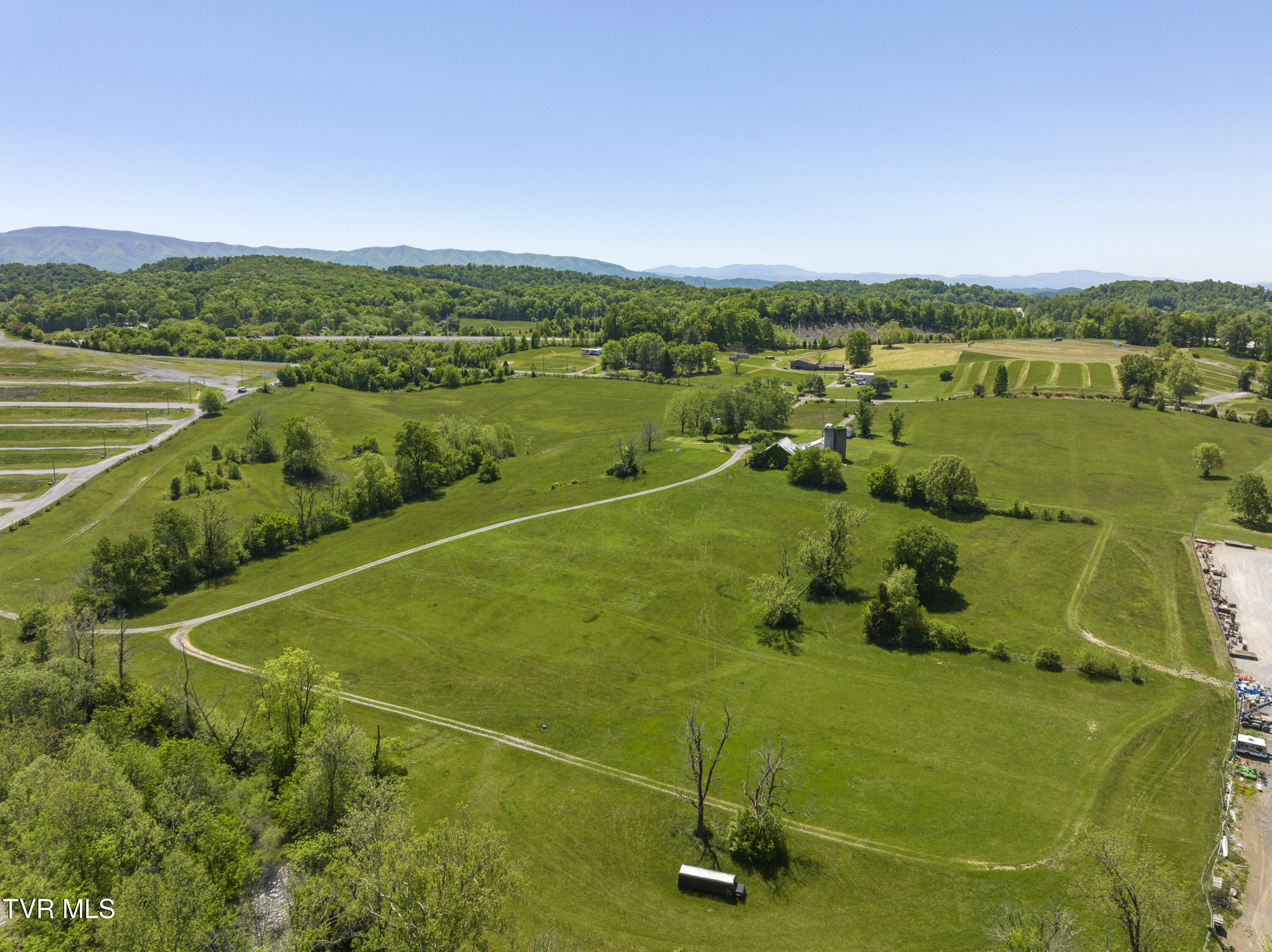 191 White Top Road Bluff City, TN 37618 - Photo 24 of 44 Redbarn--19