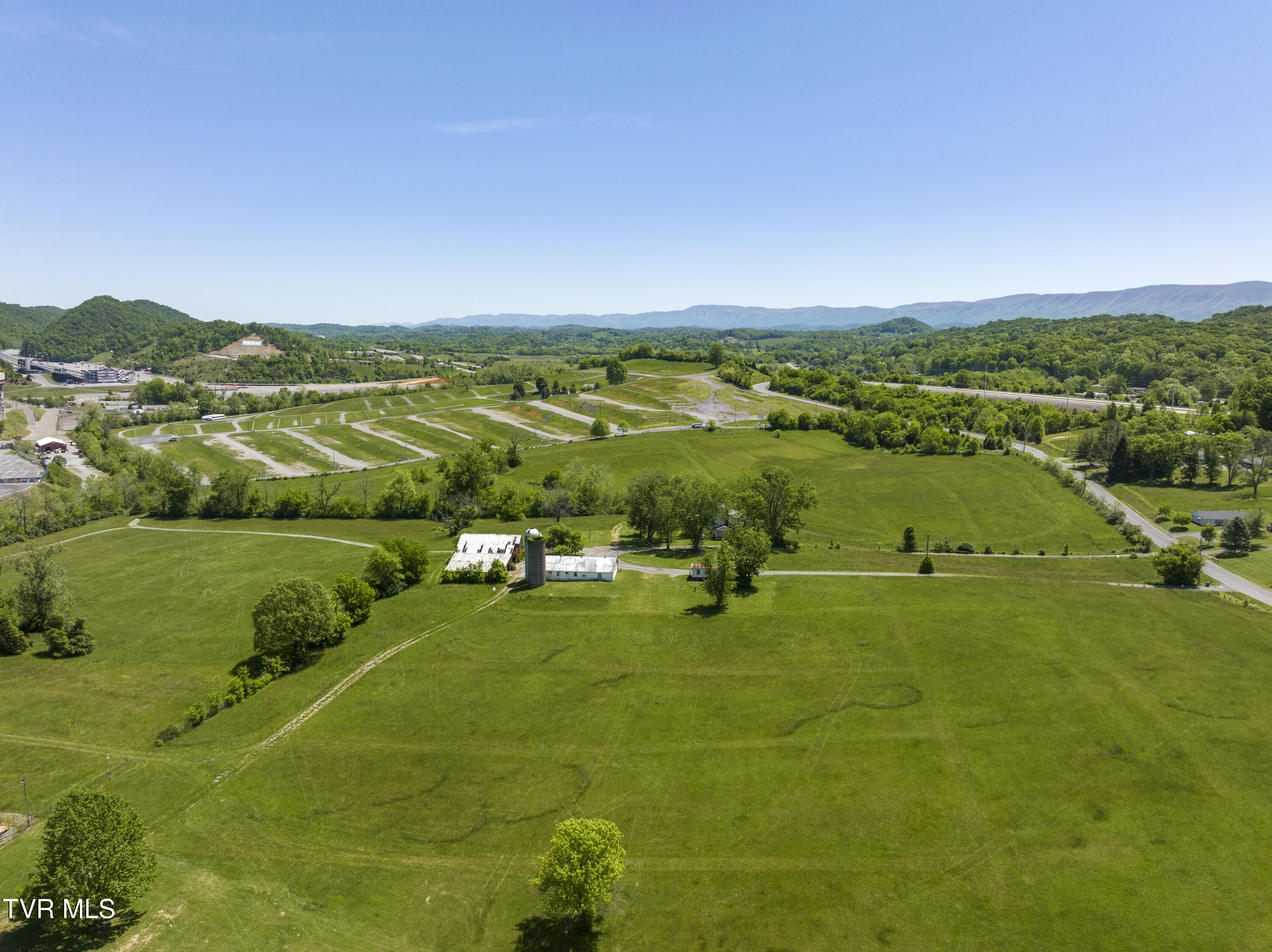 191 White Top Road Bluff City, TN 37618 - Photo 26 of 44 Redbarn--21